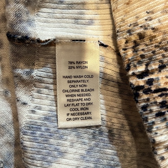 White House Black Market 3/4 Sleeve Print Cardigan - Picture 7 of 8